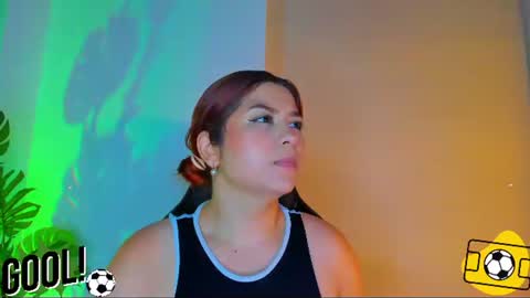 Snapshot of queengrett chatting on 06-17-26, 07:15 Queen online show from 06-17-26, 07:15