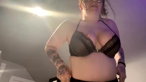 queenjmmannen18 online show from 04-06-26, 05:41