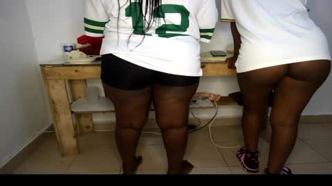 Nina online show from 03-31-26, 06:52