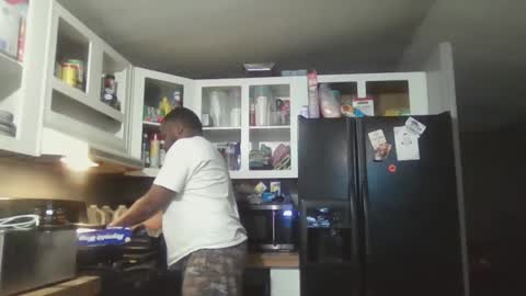 Snapshot of queenking55 chatting on 02-14-25, 05:19 Queen N King Fun Night online show from 02-14-25, 05:19