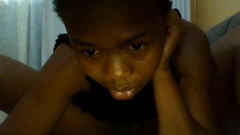 Snapshot of queenleona61 chatting on 06-17-26, 02:29 queenleona61 online show from 06-17-26, 02:29