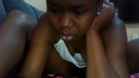 Snapshot of queenleona61 chatting on 06-19-26, 06:18 queenleona61 online show from 06-19-26, 06:18