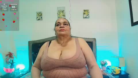 Snapshot of queenmature chatting on 05-20-26, 08:04 VickyBoobss online show from 05-20-26, 08:04