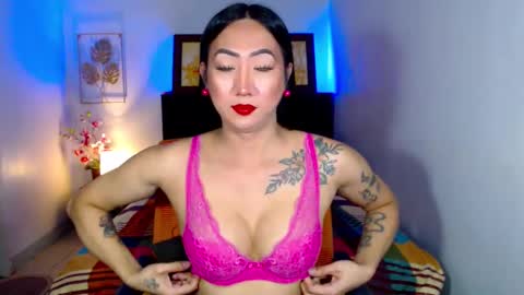 Snapshot of queenmistressts chatting on 02-11-25, 11:43 QUEEN online show from 02-11-25, 11:43