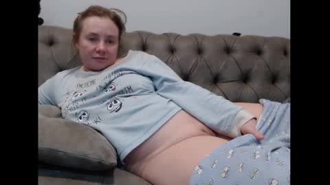 Snapshot of queenmymind chatting on 01-16-25, 06:35 queenmymind online show from 01-16-25, 06:35