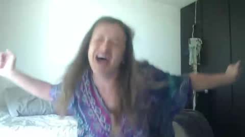 Nico online show from 12-25-24, 04:22