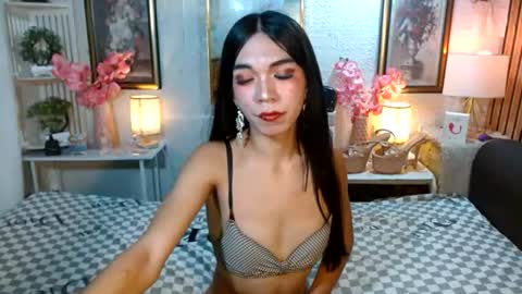 Snapshot of queennira chatting on 07-14-26, 05:34 queennira online show from 07-14-26, 05:34