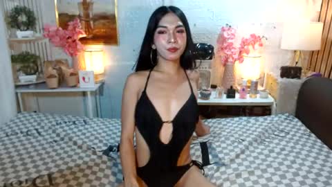Snapshot of queennira chatting on 07-18-26, 01:43 queennira online show from 07-18-26, 01:43