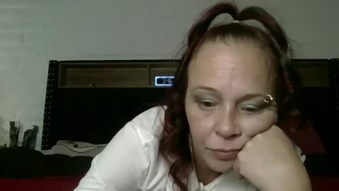 Snapshot of queenofmen69 chatting on 05-12-26, 10:45 queenofmen69 online show from 05-12-26, 10:45