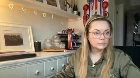 Snapshot of queenp333 chatting on 02-03-26, 08:52 PrincessP333 online show from 02-03-26, 08:52