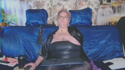 QueenPammy online show from 10-24-25, 05:15