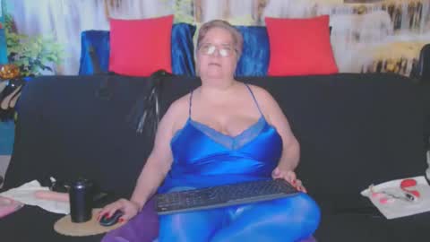 QueenPammy online show from 11-06-25, 05:52