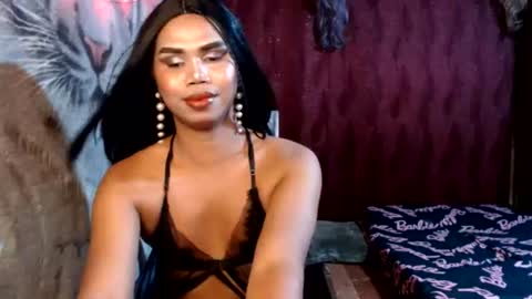 Snapshot of queenpinayebony_xx chatting on 06-27-26, 02:01 queenpinayebony_xx online show from 06-27-26, 02:01