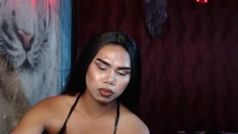 Snapshot of queenpinayebony_xx chatting on 07-18-26, 03:49 queenpinayebony_xx online show from 07-18-26, 03:49