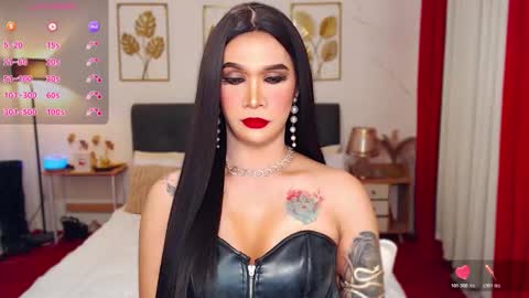 Snapshot of queenpinayhorsecock chatting on 11-25-25, 02:50 lexie online show from 11-25-25, 02:50