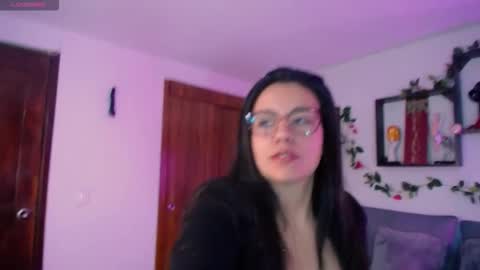 Snapshot of queenrose94 chatting on 02-14-26, 12:57 queenrose94 online show from 02-14-26, 12:57