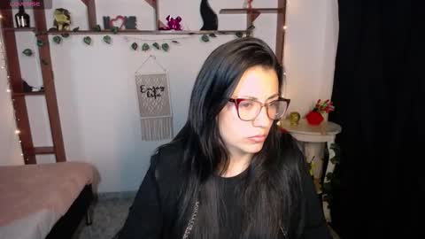 Snapshot of queenrose94 chatting on 02-23-26, 12:35 queenrose94 online show from 02-23-26, 12:35