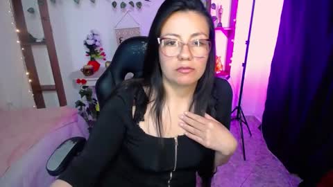 Snapshot of queenrose94 chatting on 03-02-26, 12:45 queenrose94 online show from 03-02-26, 12:45