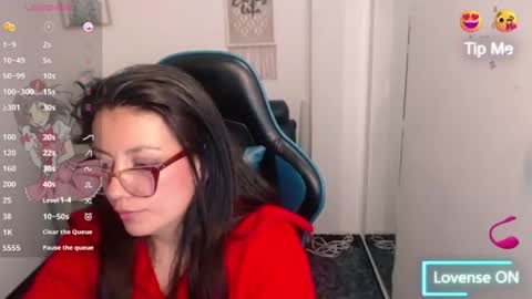 Snapshot of queenrose94 chatting on 06-20-26, 05:16 queenrose94 online show from 06-20-26, 05:16