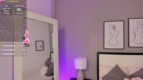 Snapshot of queenrose___ chatting on 01-31-26, 07:11 Queen Rose online show from 01-31-26, 07:11