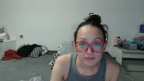 Snapshot of queensofiaqueen chatting on 04-11-26, 12:31 queensofiaqueen online show from 04-11-26, 12:31