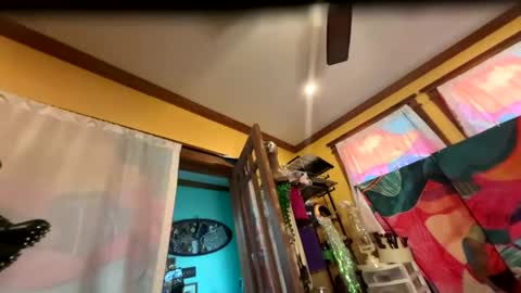 Queen Hilarity online show from 04-01-26, 11:13