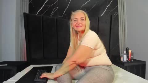 queenstarhyl online show from 03-04-26, 06:08