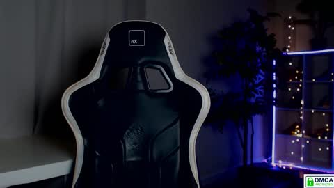 Queensy online show from 09-12-25, 09:48