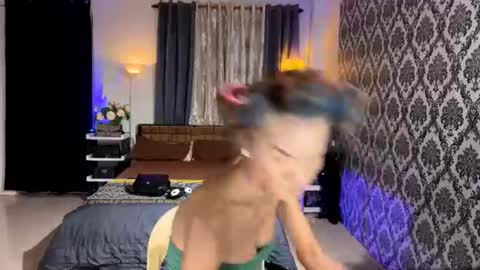 Snapshot of queenvalentinats chatting on 07-01-26, 04:29 ValentinaMoone online show from 07-01-26, 04:29