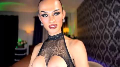 Snapshot of queenvalentinats chatting on 07-04-26, 08:31 ValentinaMoone online show from 07-04-26, 08:31