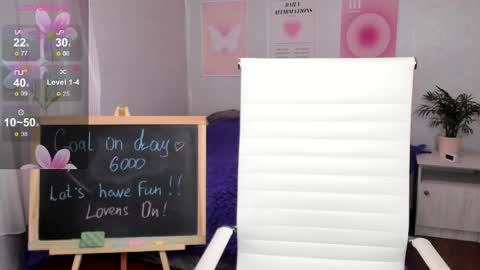 Snapshot of queitsharm_ chatting on 04-22-26, 06:05 Anna online show from 04-22-26, 06:05