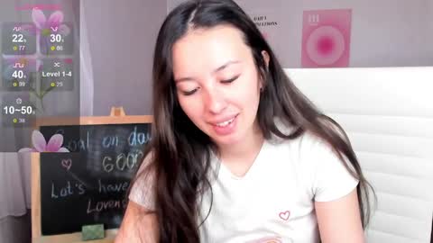 Snapshot of queitsharm_ chatting on 04-24-26, 05:43 Anna online show from 04-24-26, 05:43