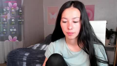 Snapshot of queitsharm_ chatting on 05-05-26, 04:53 Anna online show from 05-05-26, 04:53