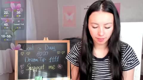 Snapshot of queitsharm_ chatting on 05-16-26, 05:59 Anna online show from 05-16-26, 05:59