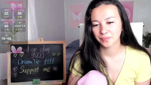 Snapshot of queitsharm_ chatting on 05-20-26, 05:35 Anna online show from 05-20-26, 05:35
