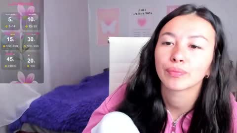 Snapshot of queitsharm_ chatting on 05-31-26, 06:31 Anna online show from 05-31-26, 06:31