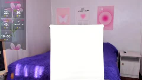 Snapshot of queitsharm_ chatting on 06-18-26, 05:08 Anna online show from 06-18-26, 05:08