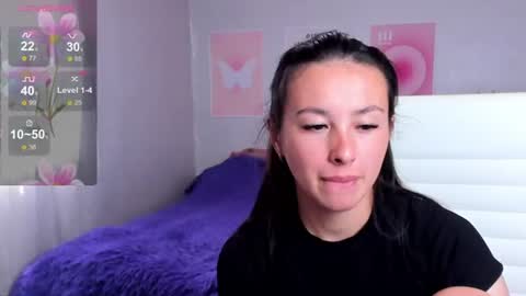 Snapshot of queitsharm_ chatting on 07-14-26, 10:21 Anna online show from 07-14-26, 10:21
