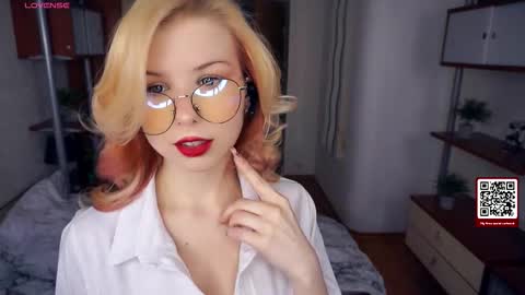 Tate online show from 11-26-25, 06:36