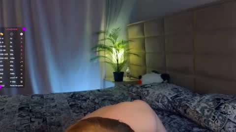 Snapshot of quennacindy chatting on 02-20-25, 06:57 Teri My favorite vibes 77 101 222 666 online show from 02-20-25, 06:57