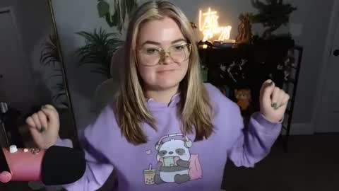 Bri online show from 10-20-25, 01:06