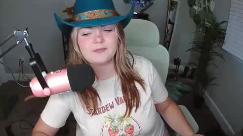 Snapshot of quervoqueen1 chatting on 04-30-26, 02:07 Bri online show from 04-30-26, 02:07