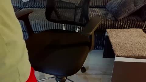Snapshot of questionsfordays chatting on 05-01-26, 10:36 DaddyDreams online show from 05-01-26, 10:36