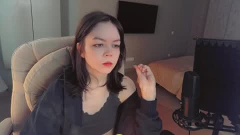 quietluxury online show from 04-11-26, 01:37