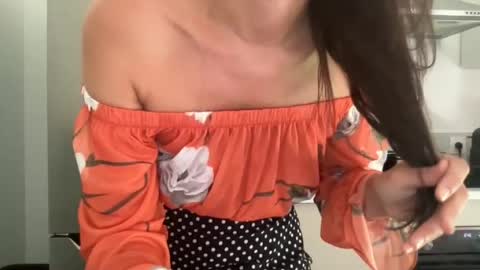 Snapshot of quinnyelena chatting on 07-23-26, 10:13 Quinnyelena online show from 07-23-26, 10:13