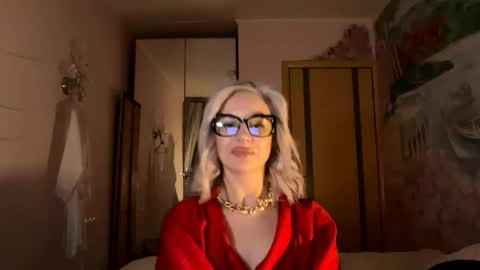 Snapshot of qusi28 chatting on 02-16-25, 12:19 qusi28 online show from 02-16-25, 12:19