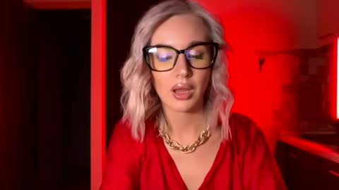 Snapshot of qusi28 chatting on 02-27-25, 10:09 qusi28 online show from 02-27-25, 10:09