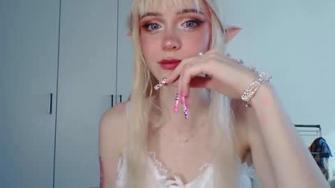 Snapshot of quyenpollio chatting on 06-10-26, 03:22 Lana Pollio online show from 06-10-26, 03:22