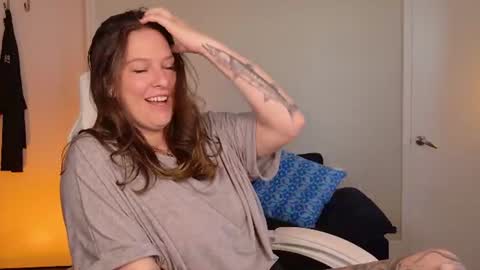 Rach ONeill online show from 06-17-26, 03:02