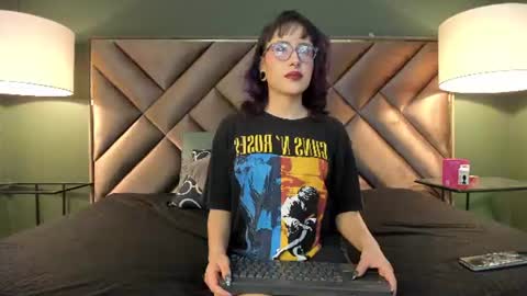 Snapshot of rache_roth chatting on 07-07-26, 09:19 Rachel online show from 07-07-26, 09:19